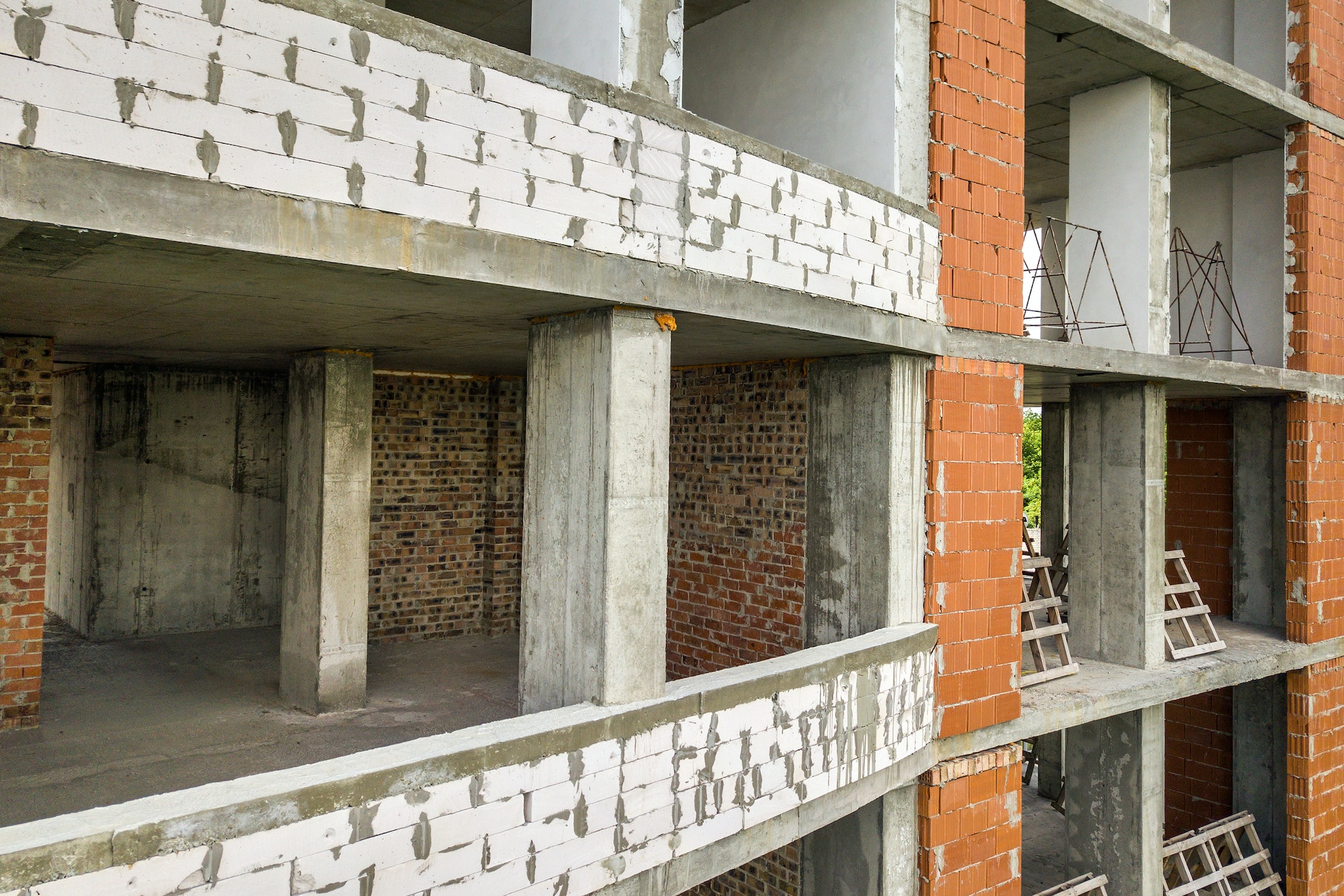 contractor for commercial tuckpointing project