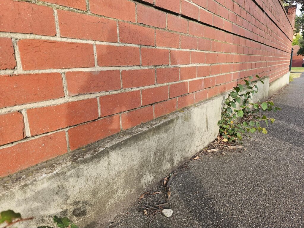 brick wall splashback protection
