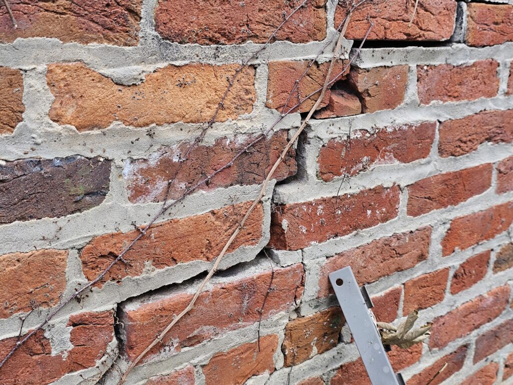 main mechanisms of masonry deterioration