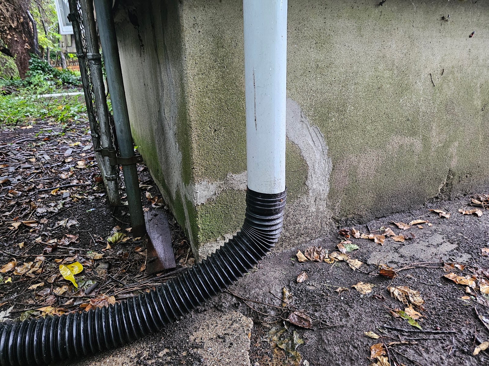 waterproofing systems which collect and discharge the foundation wate