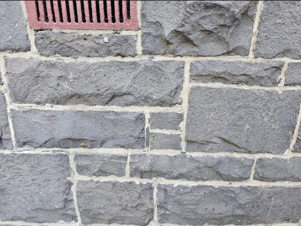 sloppy mortar joints - Sloppy Repointing