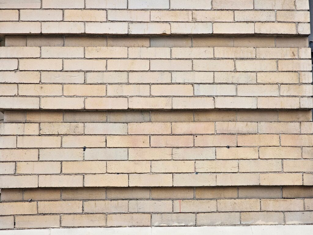 direct angle, 90° from the plane of the surface.