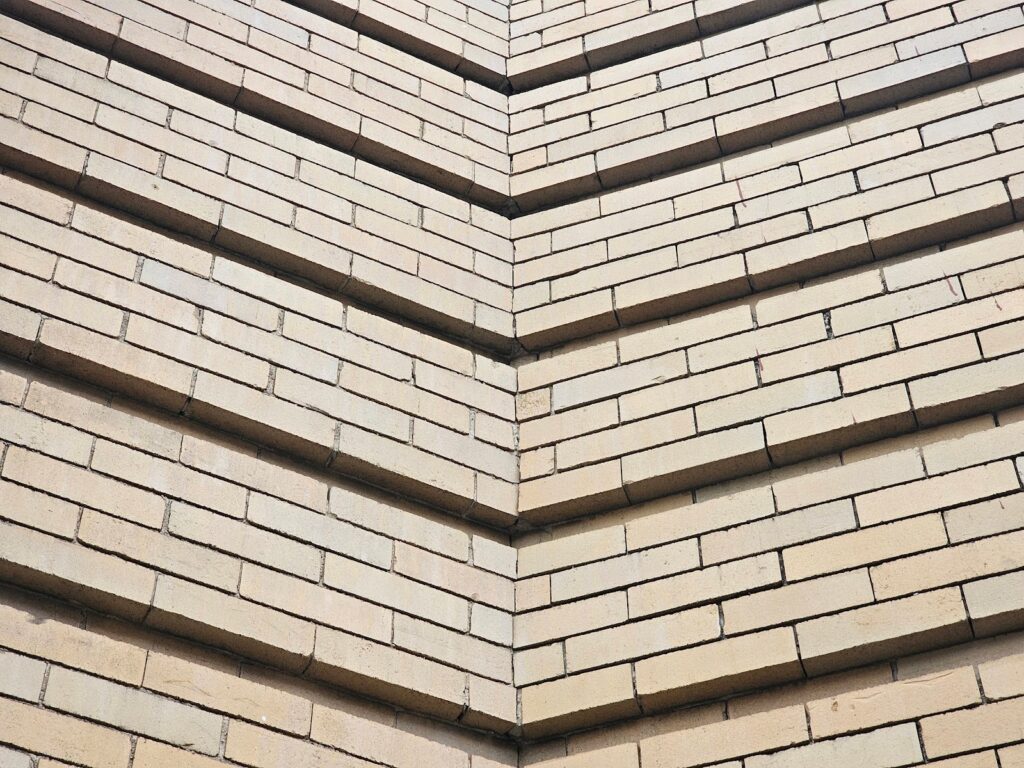 interesting convergence of architectural lines.