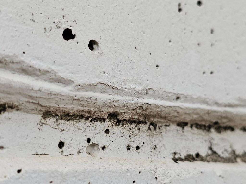 closer view of the same wall that we discussed above