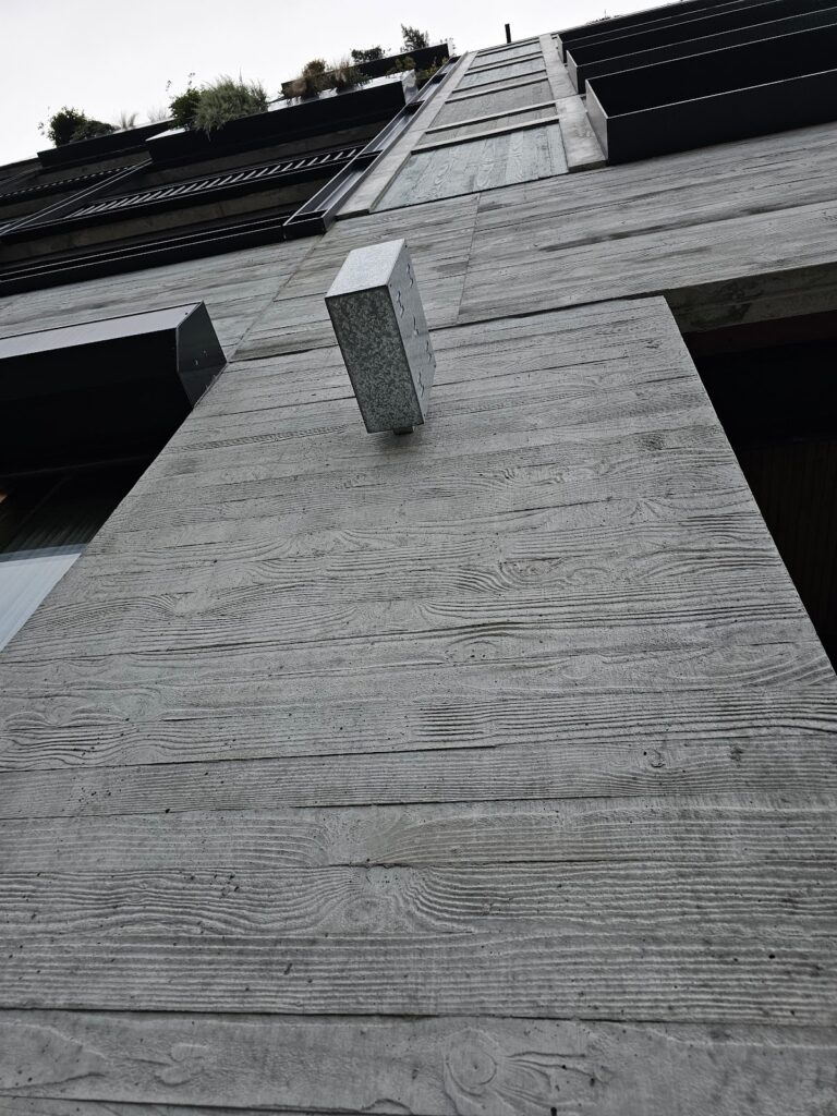 Fake Bricks Exposed at the Corners - Part II