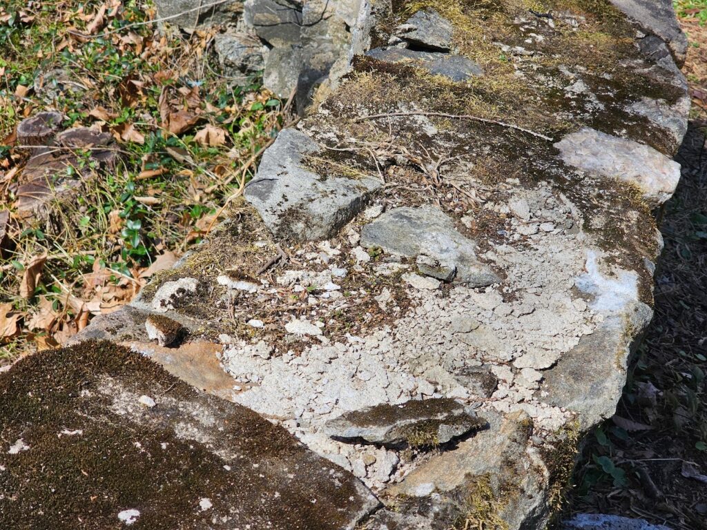 The joints of brickwork