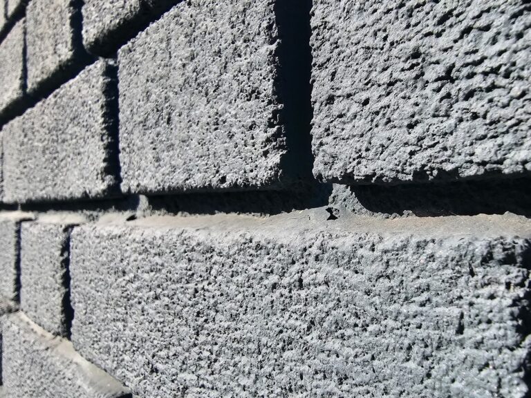 Raked Masonry Joints for Clean and Defined Brickwork