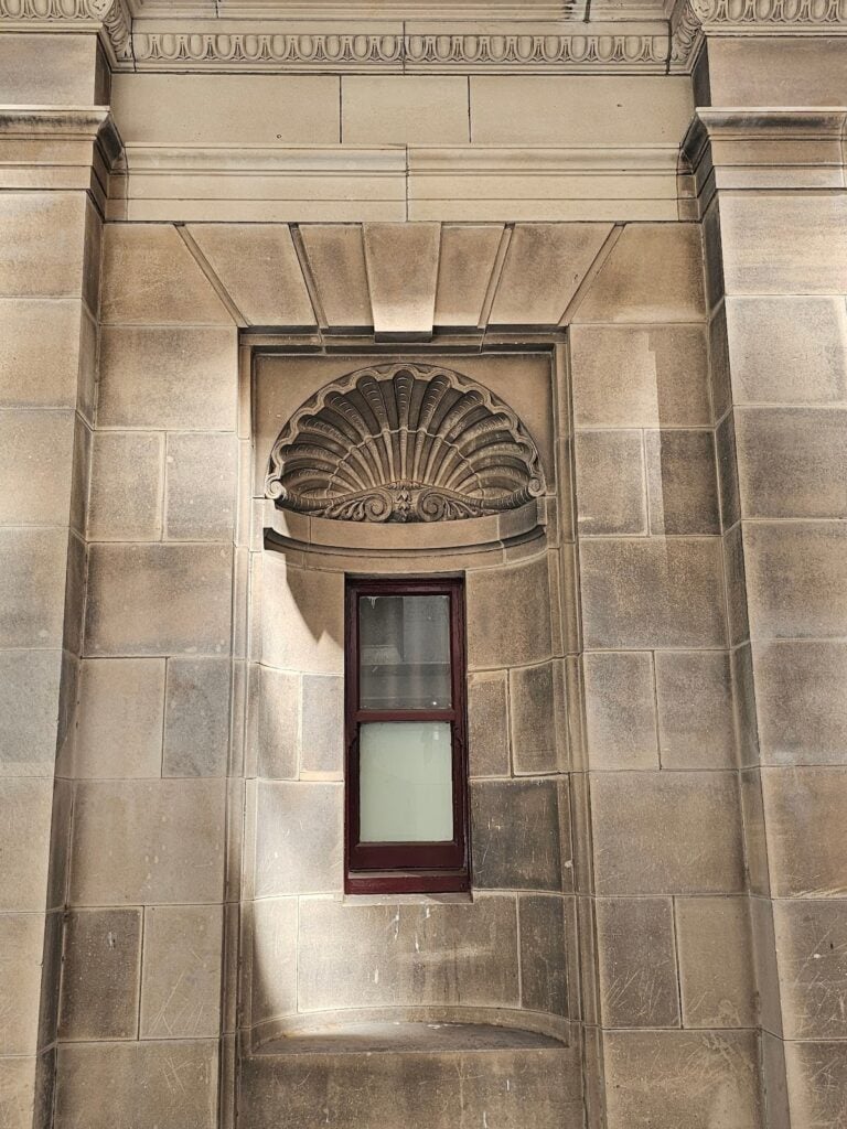 Statuary niche in a masonry wall DC